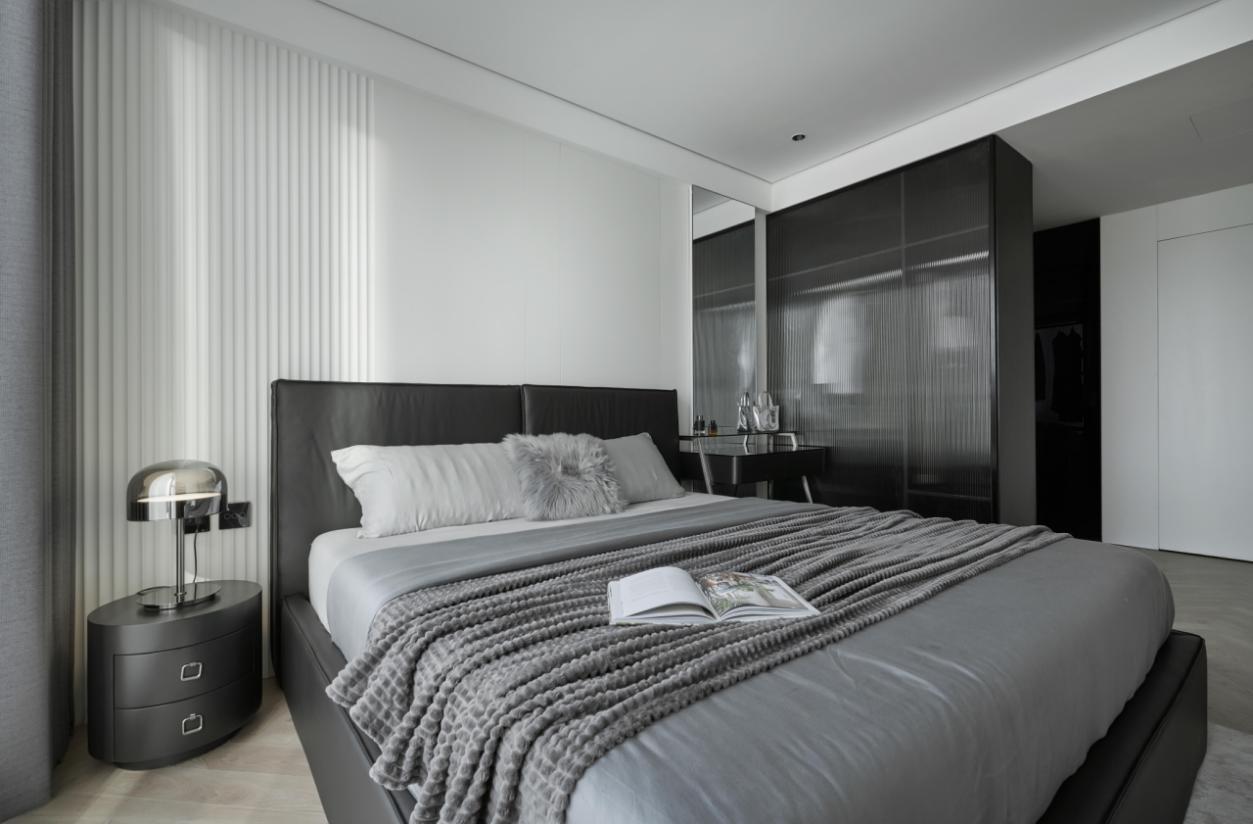 Căn hộ tương phản trắng & đen